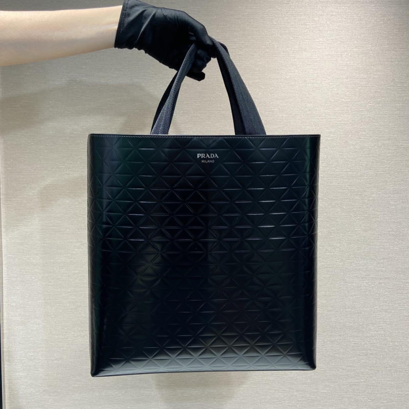 Pra*a tote bags